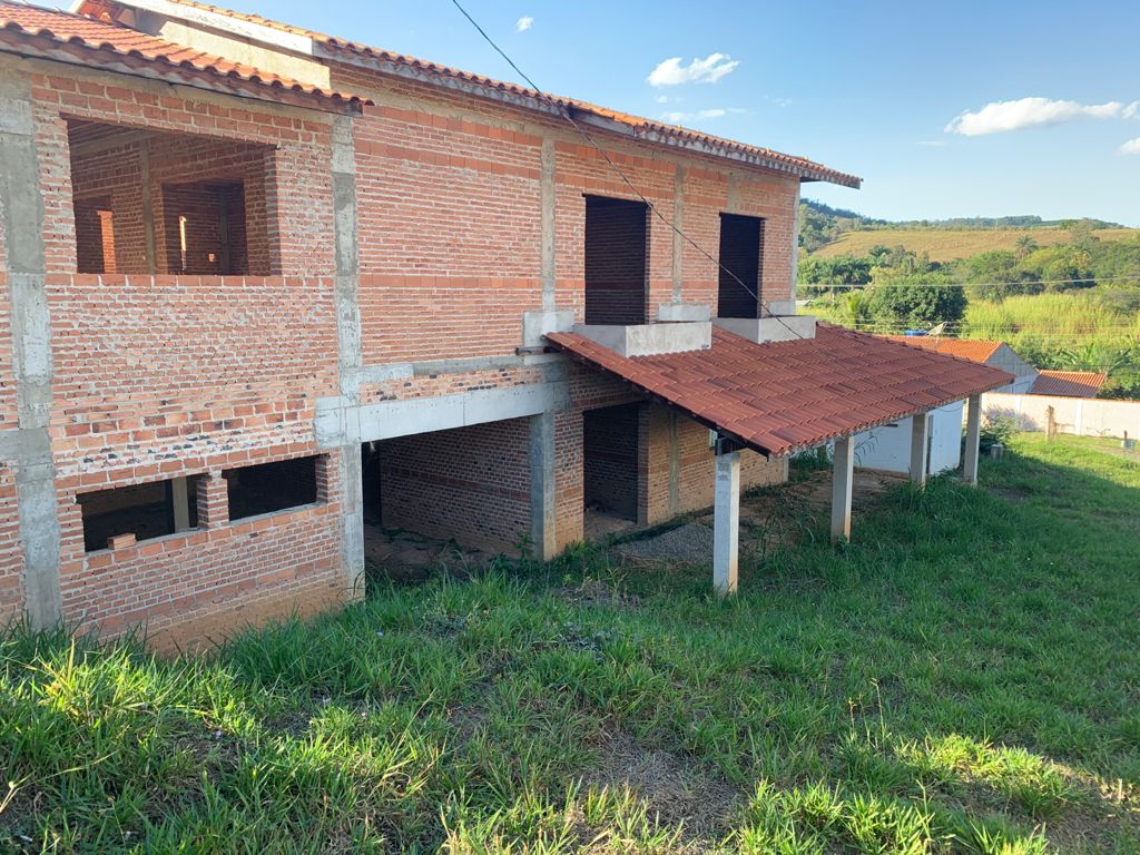 Chacará 304 M² CONSTRUIDOS 1000m² de Terreno